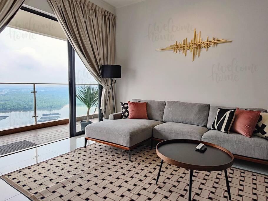 Bay Laurel, Country Garden Danga Bay Homestay By Welcome Home ยะโฮร์บาห์รู ภายนอก รูปภาพ